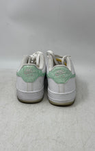 Load image into Gallery viewer, Nike Boys Air Force 1 LV8 FJ7706-131 White Leather Low Top Sneakers Shoes Sz 5Y
