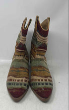 Load image into Gallery viewer, Wonderly Womens Buckley Multicolor Geometric Pull-On Cowgirl Western Boots Sz 8M
