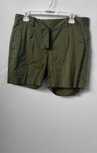 Load image into Gallery viewer, Michael Kors Womens Green Pleated Front Slash Pockets Chino Shorts Size 10
