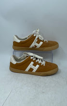 Load image into Gallery viewer, Tommy Hilfiger Womens Lexeih Brown White Low Top Lace-Up Sneaker Shoes Size 8 M

