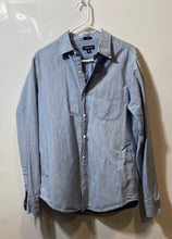 Load image into Gallery viewer, J. Crew/Jeans Mens Light Blue Denim Slim Fit Long Sleeve Button-Up Shirt Size M
