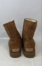 Load image into Gallery viewer, Ugg Womens Classic Short II Khaki Suede Round Toe Pull-On Ice Snow Boots Size 8
