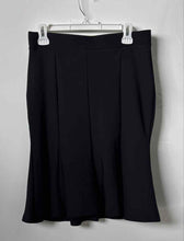 Load image into Gallery viewer, Maze Collection Womens Black Flat Front Regular Fit Pull-On A-Line Skirt Size M
