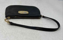 Load image into Gallery viewer, Michael Kors Womens Black Pebbled Leather Zip Top Jet Set Wristlet Wallet

