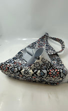 Load image into Gallery viewer, Vera Bradley Womens Multicolor Floral Adjustable Strap Inner Pockets Sling Bag
