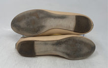 Load image into Gallery viewer, J. Crew Womens Beige Leather Scalloped Slip-On Round Toe Ballet Flats Size 6.5
