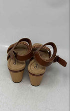 Load image into Gallery viewer, Clarks Collection Womens Seannah Step Brown Woven Platform Sandals Size 7.5M
