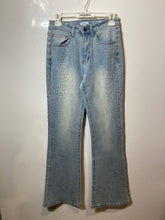 Load image into Gallery viewer, Forever 21 Womens Light Blue Denim Embellished Pockets Flare Jeans Size 26
