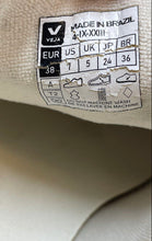 Load image into Gallery viewer, Veja Womens Campo Cream Leather Low Top Lace-Up Sneaker Shoes Size 7 Worn
