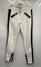 Load image into Gallery viewer, Express Womens White Black Stella Low Rise Skinny Leg Legging jeans Size 2
