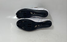 Load image into Gallery viewer, Ergo Womens Flywheel Fly Fierce White Black &amp; Blue Cycling Shoes Size 6

