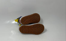 Load image into Gallery viewer, Vans Boys Hi Terrain V MTE-1 Black Leather Mid Top Sneaker Shoes Size 7
