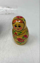 Load image into Gallery viewer, Set Of 8 Pcs Matryoshka Russian Hand Painted Floral Print Nesting Dolls
