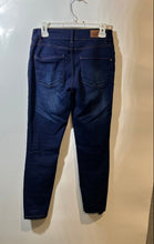 Load image into Gallery viewer, Tahari Womens Blue Denim Medium Wash Regular Fit Skinny Leg Jeans Size 6/28
