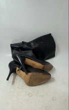 Load image into Gallery viewer, Via Spiga Womens Black Leather Side Zipper Pointed Toe Ankle Bootie Boots Sz 9.5
