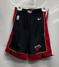 Load image into Gallery viewer, Nike Youth Black Red NBA Miami Heat Icon Edition Swingman Basketball Shorts Sz S
