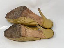 Load image into Gallery viewer, Authentic Jimmy Choo London Womens Beige High Slingback Heels Size EU 40 Damaged
