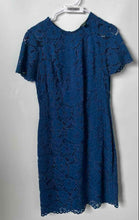 Load image into Gallery viewer, Lauren Ralph Lauren Womens Blue Floral Lace Short Sleeve Shift Dress Size 6
