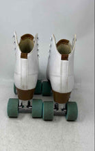 Load image into Gallery viewer, Roller Derby Womens White 4-Wheel Ankle Length Roller Skates Size 7 No Laces
