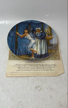 Load image into Gallery viewer, Edwin M. Knowles #M5188 Multicolor Mammy Lacing Scarlett Collector Plate W/ Box
