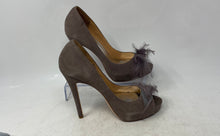 Load image into Gallery viewer, Badgley Mischka Womens Ginnie Gray Peep Toe Slip-On Stiletto Pump Heels Size 8M
