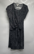 Load image into Gallery viewer, H By Halston Womens Black Printed Short Sleeve Round Neck Shift Dress Size M
