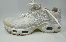 Load image into Gallery viewer, Authentic Nike Kids Air Max Plus White CW7044-100 Sneaker Shoes Size 5Y Damaged
