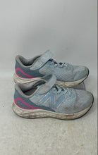 Load image into Gallery viewer, New Balance Kids Arishi v4 PAARIYB4 Blue Purple Sneaker Shoes Size 1M
