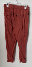 Load image into Gallery viewer, Gap Womens Red Flat Front Pockets Tapered Leg Casual Cargo Pants Size 6
