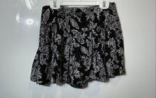 Load image into Gallery viewer, Forever 21 Womens Black White Floral Printed Short Mini Skirt Size XS
