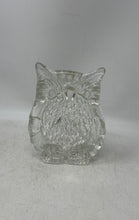 Load image into Gallery viewer, Vintage Le Smith Crystal Clear Glass Figurine Tobacciana Ashtray
