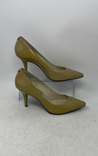 Load image into Gallery viewer, Michael Kors Womens Dorothy Flex Green Leather Pointed Toe Pump Heels Size 11M
