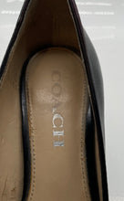 Load image into Gallery viewer, Coach Womens Vonna A00157 Black Leather Pointed Toe Stiletto Pump Heels Size 5B
