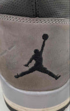 Load image into Gallery viewer, Authentic Nike Mens Jordan Flight Club 90s 602661-003 Gray Sneaker Shoes Size 12
