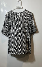 Load image into Gallery viewer, Chico's Womens White Black Herringbone Pima Cotton Classic Fit Blouse Top Size L
