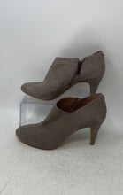 Load image into Gallery viewer, Vince Camuto Womens Vala Gray Leather Zipper Ankle Booties Size 8 M
