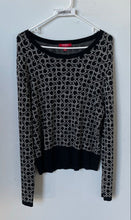 Load image into Gallery viewer, Guess Womens Black &amp; Gray Signature Print Long Sleeve Pullover Sweater Size XL
