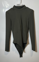 Load image into Gallery viewer, H&amp;M Womens Green Ribbed Long Sleeve Mock Neck One-Piece Bodysuit Size S
