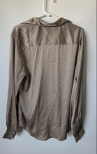 Load image into Gallery viewer, ASOS Womens Gray Long Sleeve Collared Casual Button-Up Shirt Size Medium
