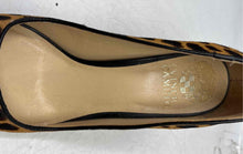 Load image into Gallery viewer, Vince Camuto Womens Talise Brown Leopard Print Calf Hair Pump Heels Size 8.5M
