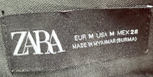 Load image into Gallery viewer, Zara Womens Black Flat Front Pockets Skinny Leg Trousers Pants Size Medium
