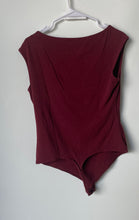 Load image into Gallery viewer, Banana Republic Womens Wine Sleeveless Collarless Bodysuit Blouse Top Size M
