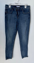 Load image into Gallery viewer, Zara Womens Blue Denim Pockets Distressed Medium Wash Skinny Jeans Size 10
