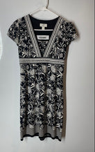 Load image into Gallery viewer, Ann Taylor Loft Womens Black White Floral Short Sleeve Shift Dress Size 2P
