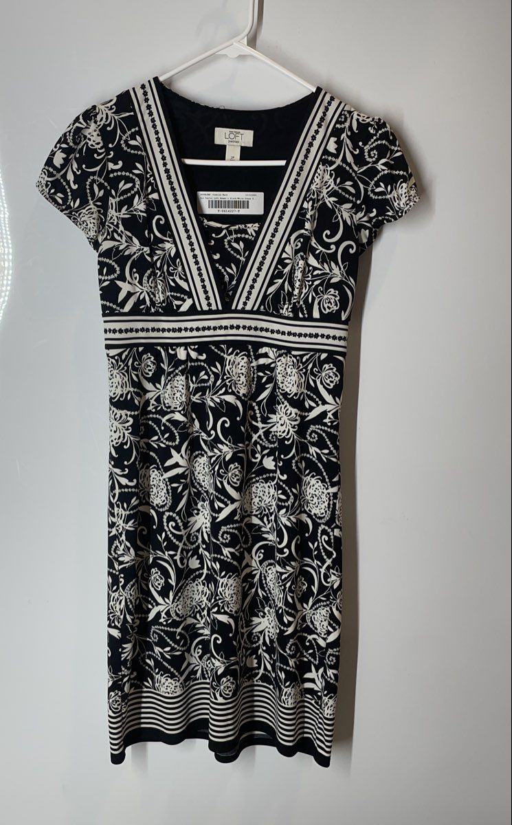 Ann Taylor Loft Womens Black White Floral Short Sleeve Shift Dress Size 2P