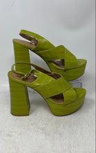 Load image into Gallery viewer, Suzani Bissoli Womens Green Croc-Embossed Platform Slingback Sandals Size 7
