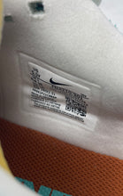 Load image into Gallery viewer, Nike Kids Day One SB GS FN4210-301 White Green Sneaker Shoes Size 5.5Y
