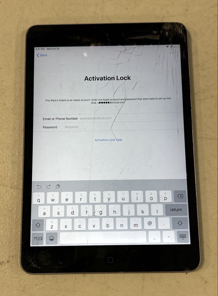 Apple iPad Mini 2 Gray iOS Tablet Model A1489 Powers On For Parts