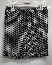 Load image into Gallery viewer, Mario Serrani Womens Black White Printed Bermuda Short Size 4
