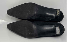 Load image into Gallery viewer, Authentic Salvatore Ferragamo Womens Black Leather Pump Heels Size 7B Damaged
